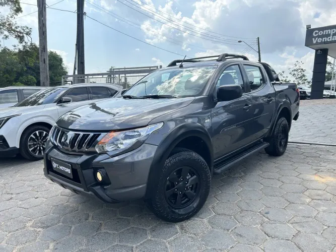 Mitsubishi L200 Tri. Outdo. GLS 2.4 CD 4X4 Die. AUT 2024